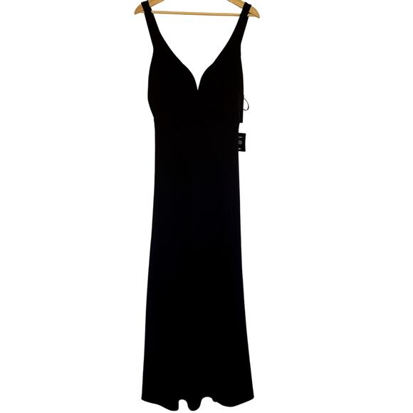 NWT Lulus black full length dress open back deep princess neckline size M - Picture 1 of 9